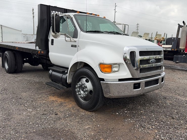 2004-ford-f650-image-3
