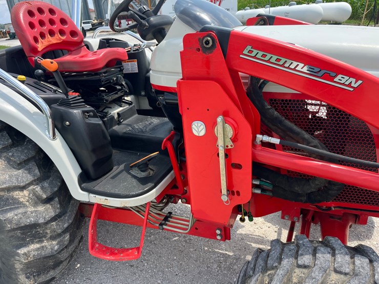 new-holland-boomer-8n-image-21
