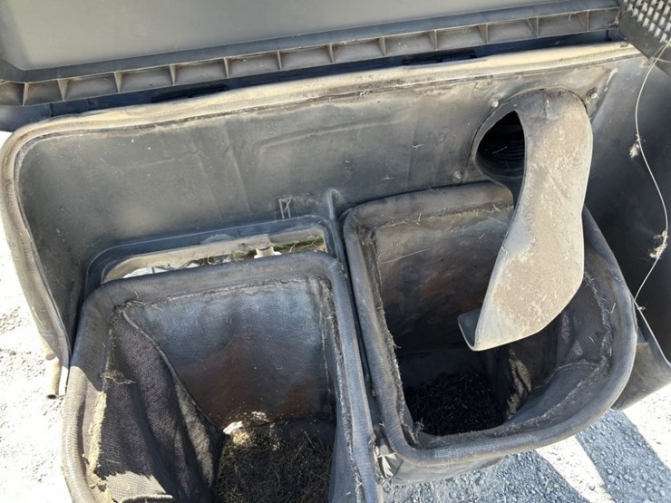 2001-john-deere-lt133-image-14
