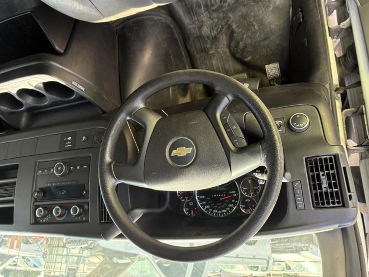 2014-chevrolet-express-3500-image-18