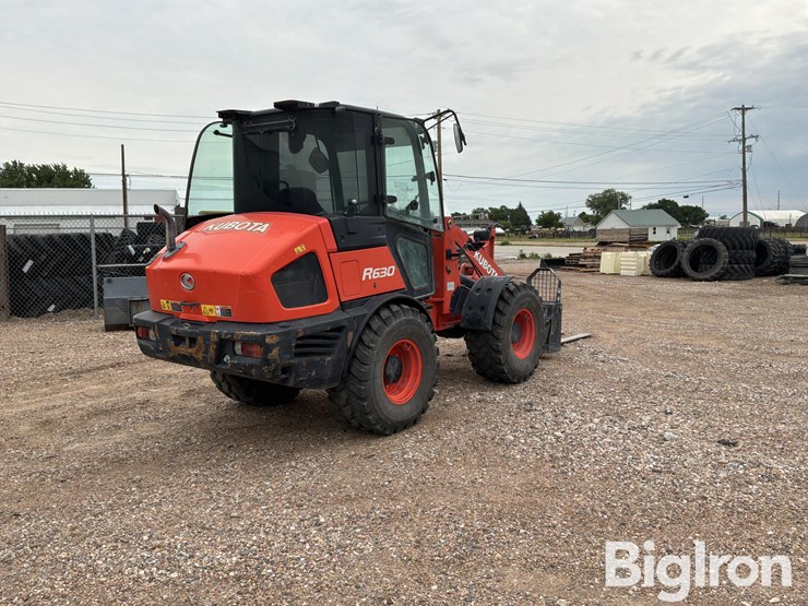 2019-kubota-r630-image-5