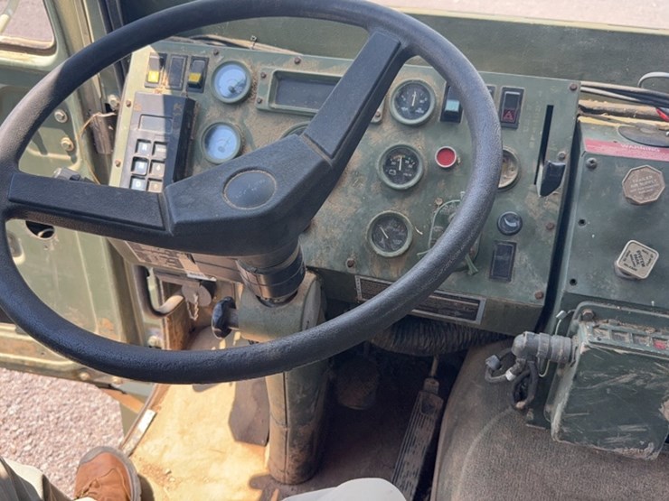 #3020-•-1995-lmtv-m-1078-single-axle-silage-truck-image-18