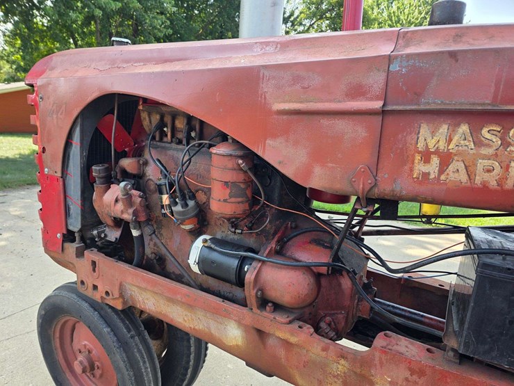 1951-massey-ferguson-44-image-47