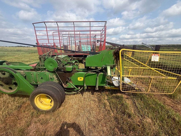 john-deere-24t-image-7