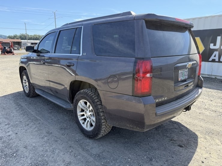 2015-chevrolet-tahoe-ls-image-6