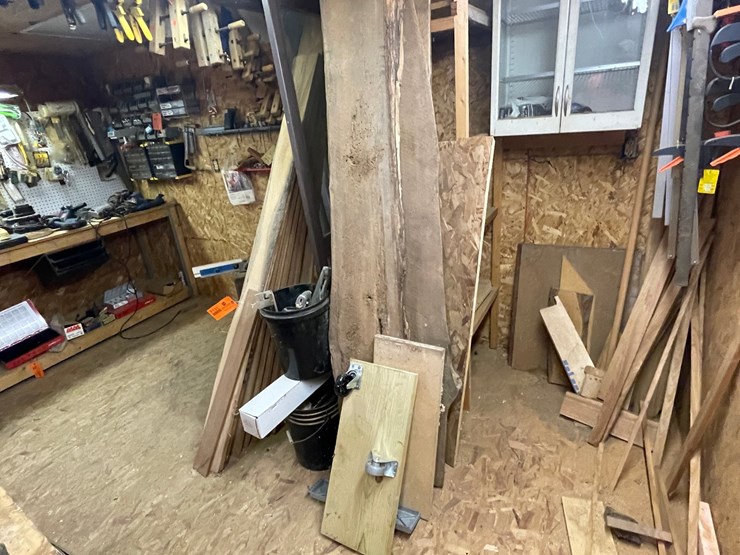 #7131-•-contents-of-wall-image-3