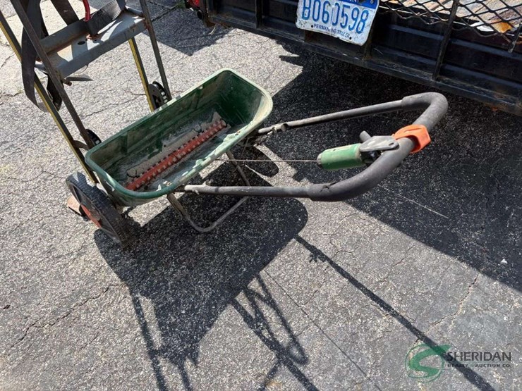 appliance-dolly-and-fertilizer-spreader-image-2