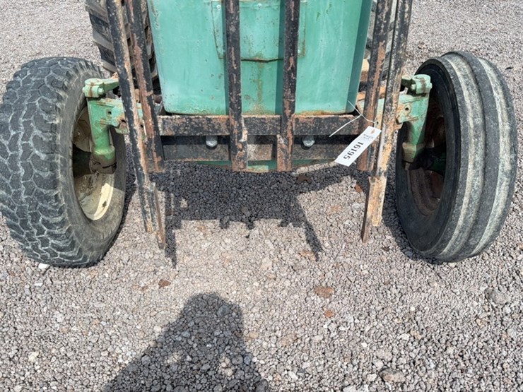 john-deere-2040-image-4