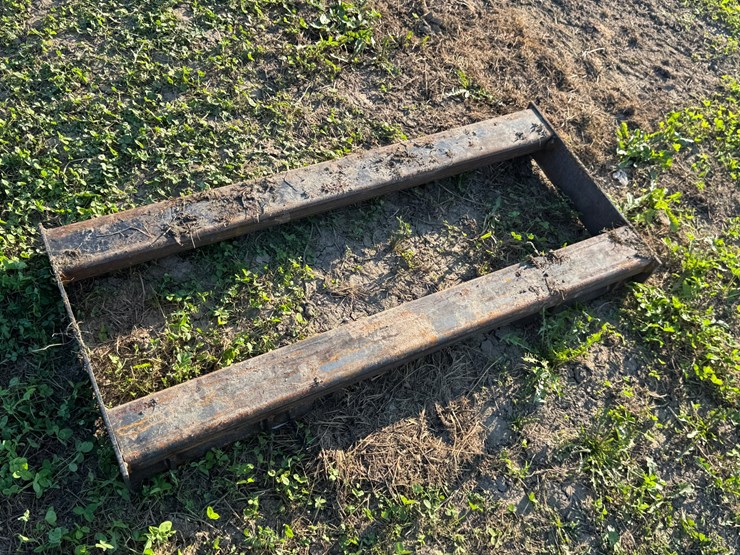 #4072-•-skid-steer-quick-attach-frame-image-3