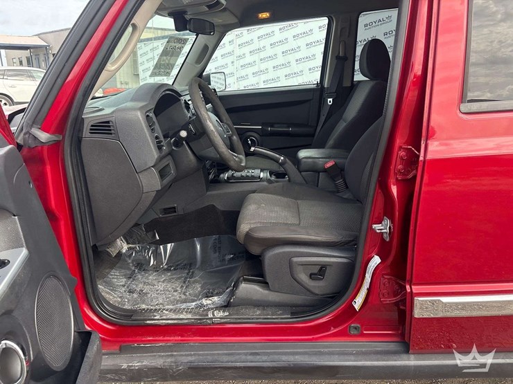 2010-jeep-commander-image-12