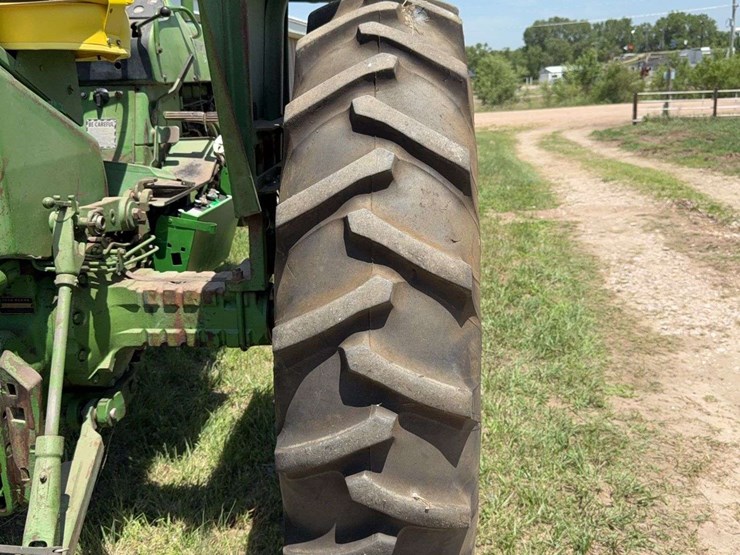 john-deere-2510-image-17