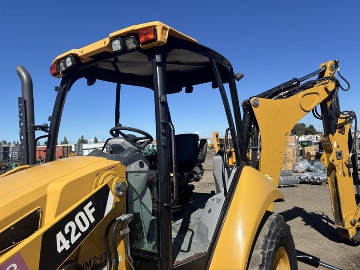 2012-caterpillar-420f-image-32