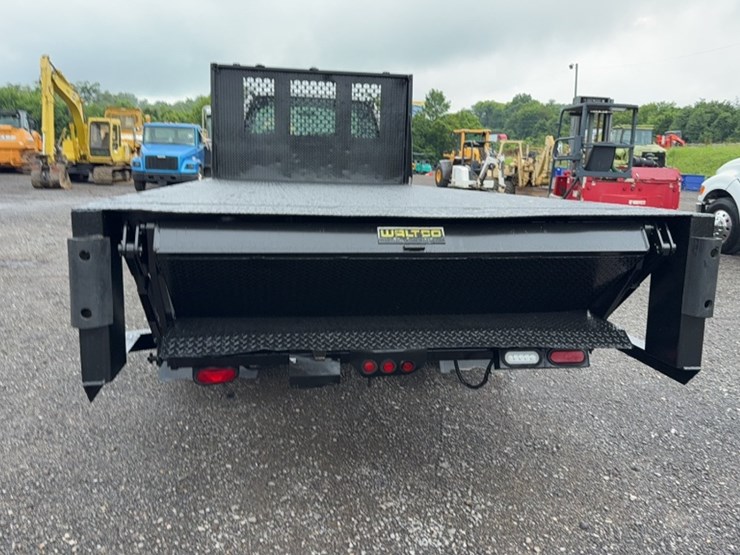 2004-ford-f650-image-8
