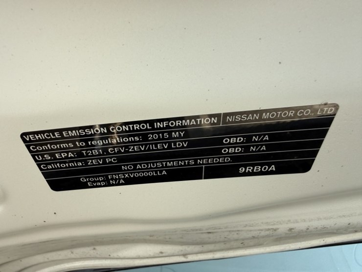 2015-nissan-leaf-electric-sedan-image-20