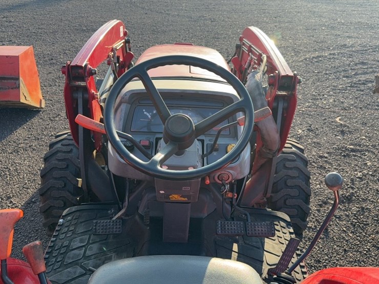 massey-ferguson-1533-image-10