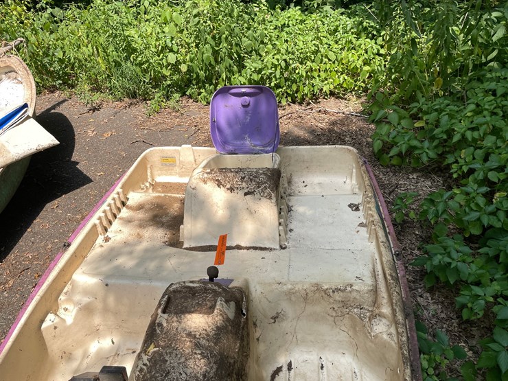#7012-•-water-wheeler-pedal-boat-image-8