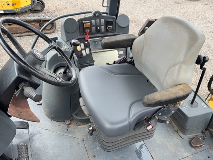 deere-310j-image-13
