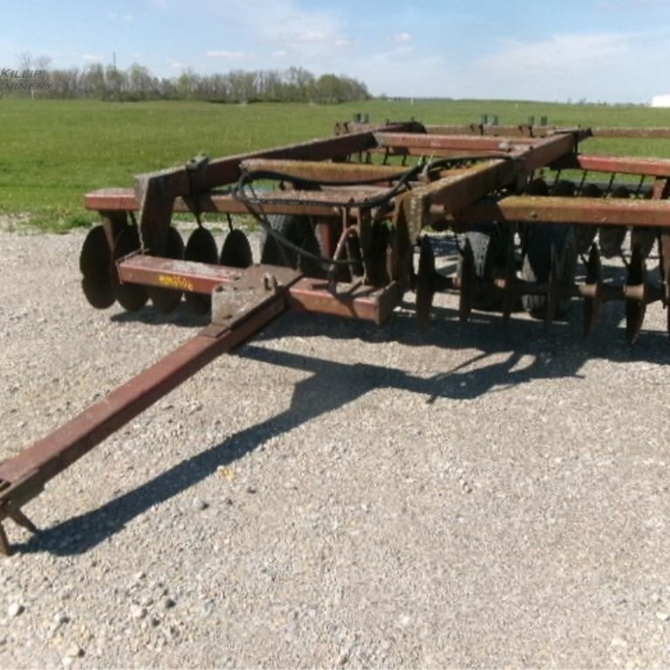 INTERNATIONAL 760