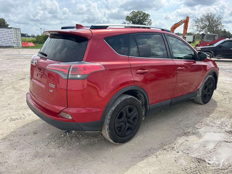 2017-toyota-rav4-image-2