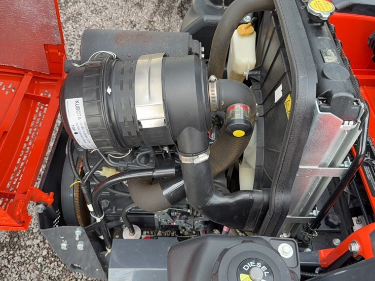 kubota-zd326-image-10