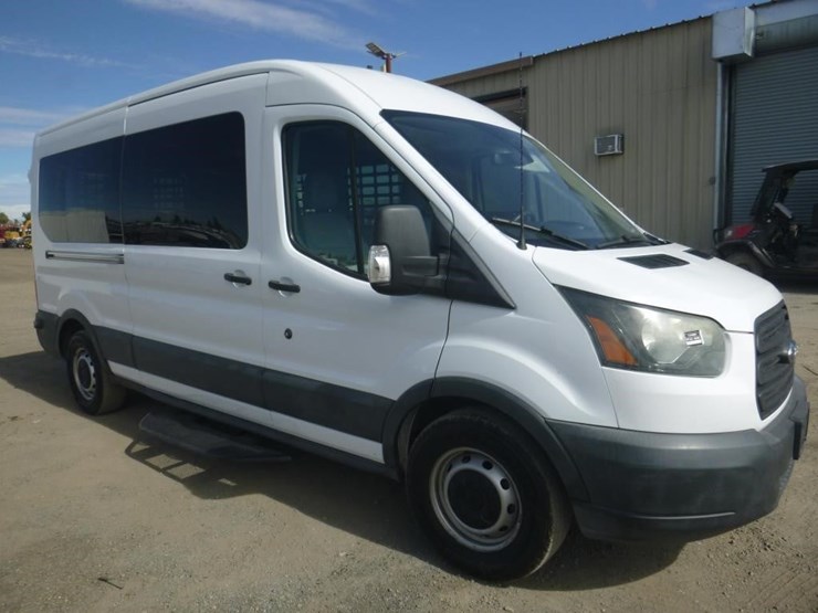 2017-ford-transit-image-2