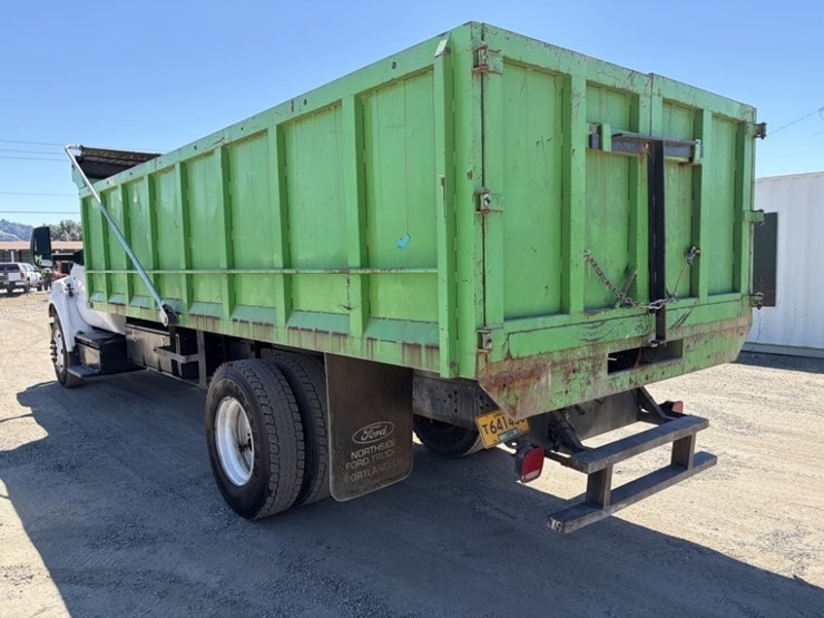 2021-ford-f650-image-7