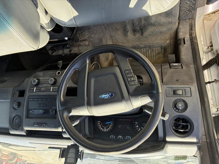 2013-ford-f150-image-13
