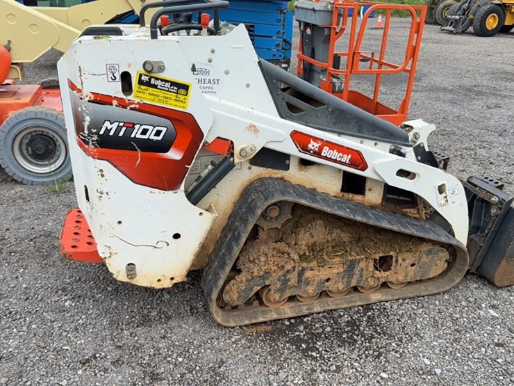#2091-•-2021-bobcat-m7100-track-mini-skid-steer-image-6
