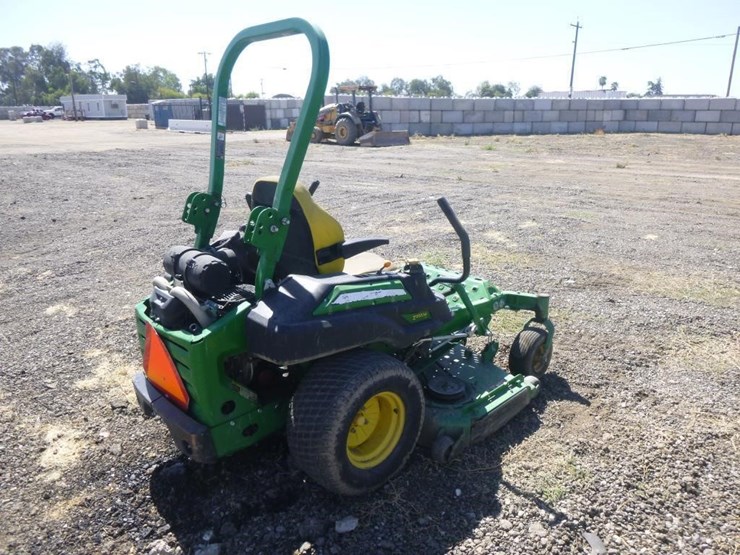 2021-john-deere-60-image-3