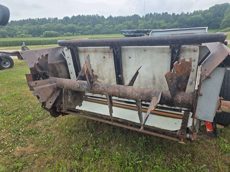 2001-agco-3739-image-24