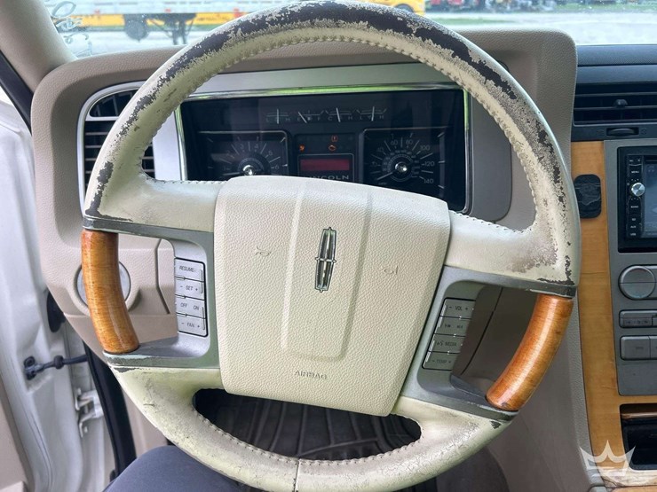 2007-lincoln-navigator-image-13