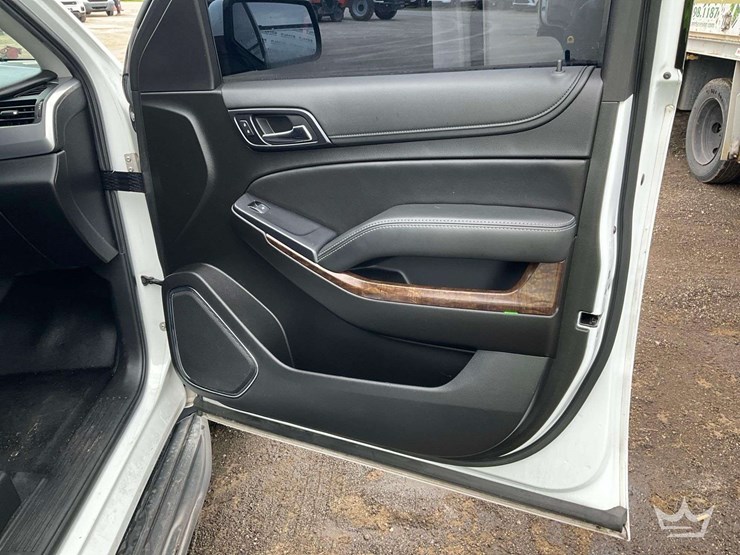 2020-chevrolet-tahoe-image-17