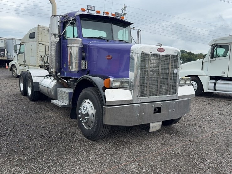 2000-peterbilt-378-image-3
