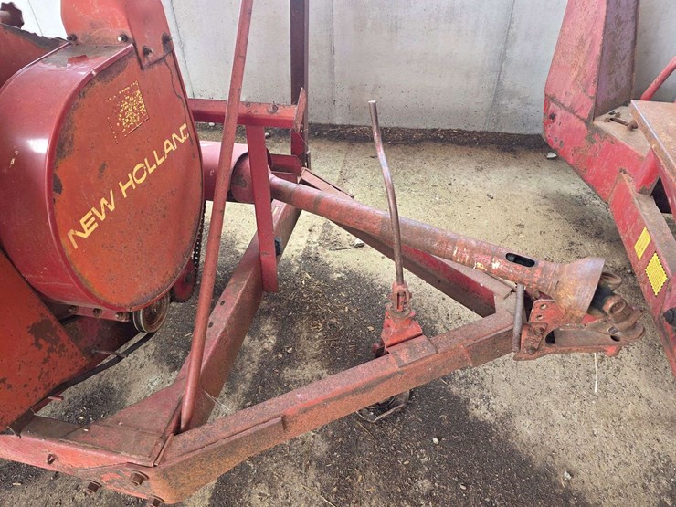 new-holland-352-image-10