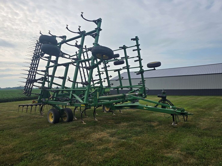 john-deere-2210-image-7