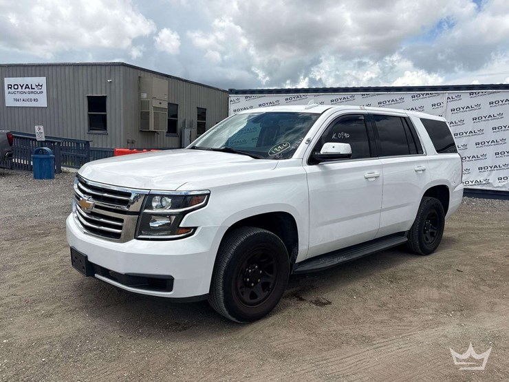 2016-chevrolet-tahoe-image-1