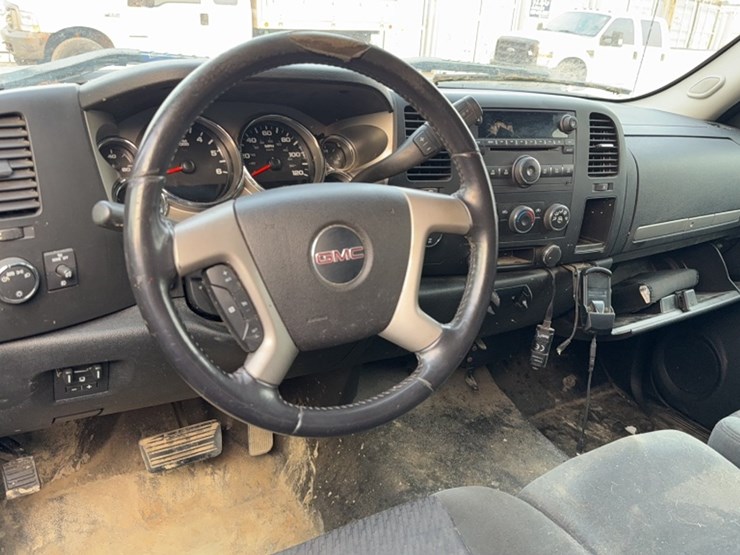 2009-chevrolet-2500-image-21