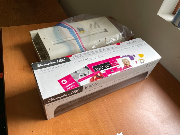 #7312-•-laminator-and-portable-shredder-image-3