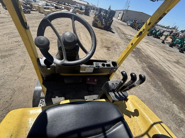 hyster-e120xn-forklift-image-12