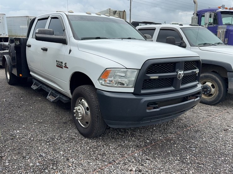 2018-dodge-3500-image-3