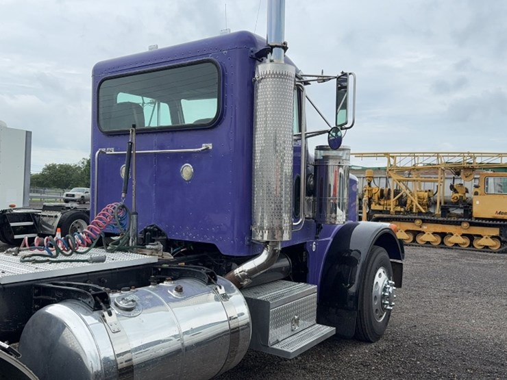 2000-peterbilt-378-image-6