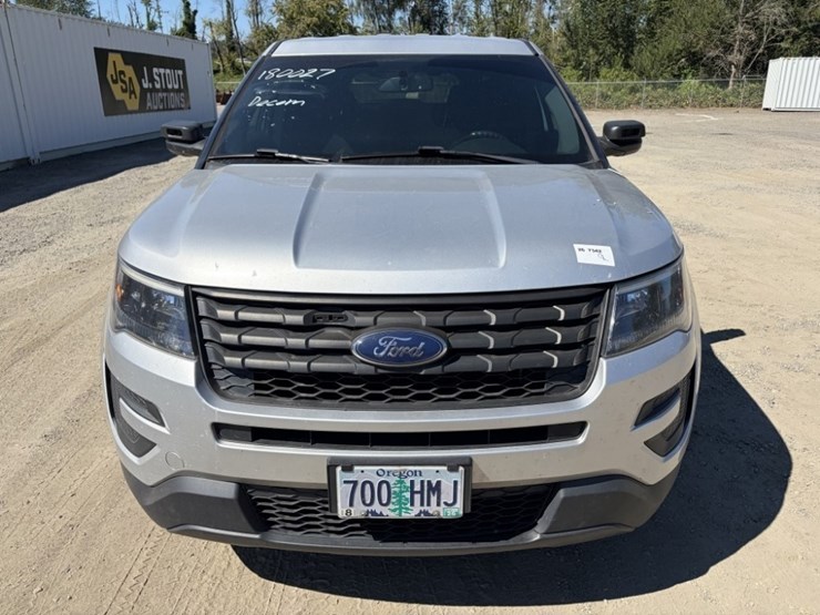 2018-ford-explorer-image-8