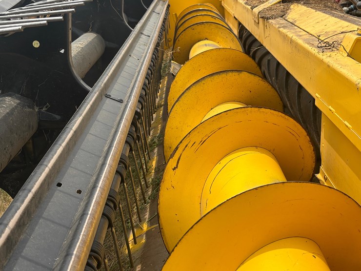 2013-new-holland-h8060-image-10