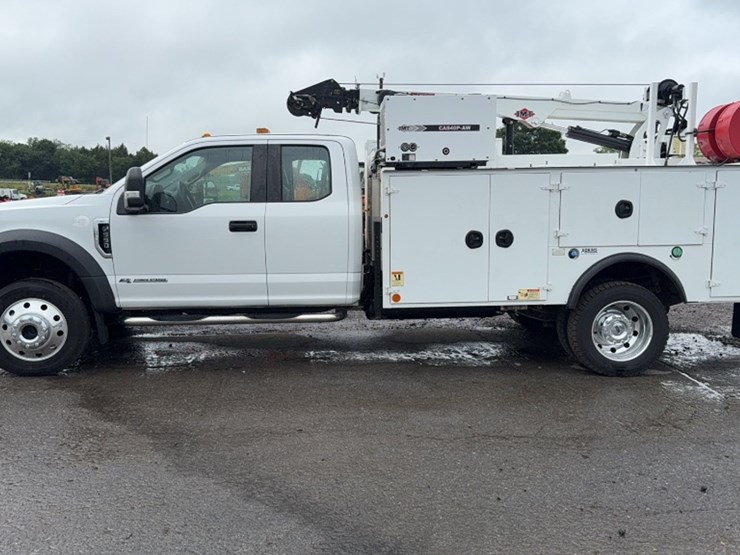 2017-ford-f550-image-11