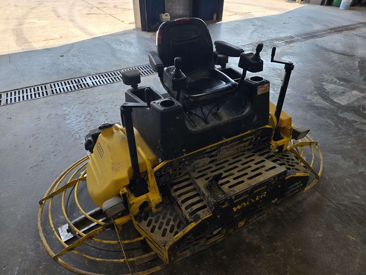 2006-wacker-crt48-ride-on-trowel,-48”,-vanguard/daihtsu-dm950g-gas-engine,-452.9-hours,-comes-with-t-image-37