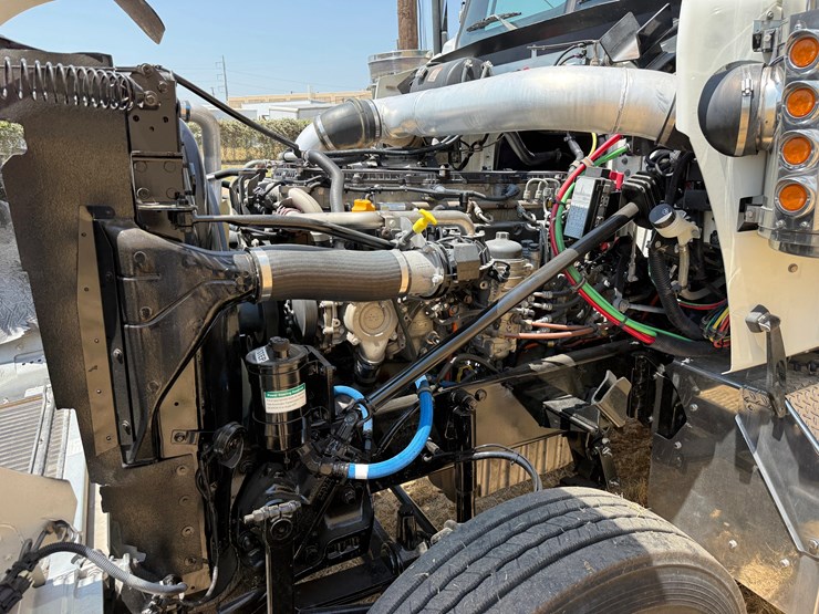 2017-western-star-4900fa-image-20