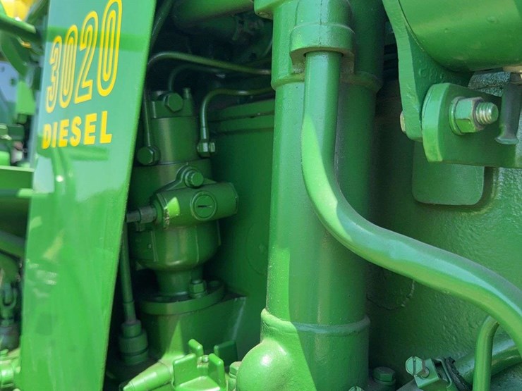 john-deere-3020-image-32