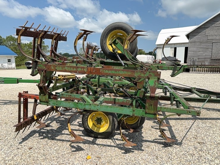 john-deere-1010-image-23