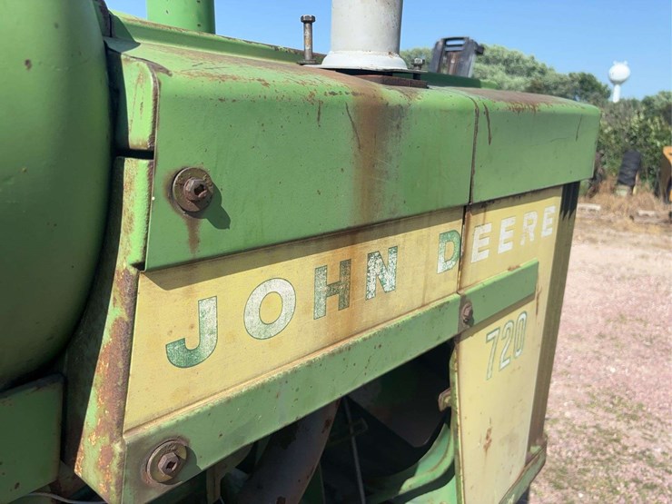 john-deere-720-image-26