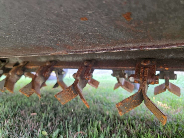 john-deere-220-image-8